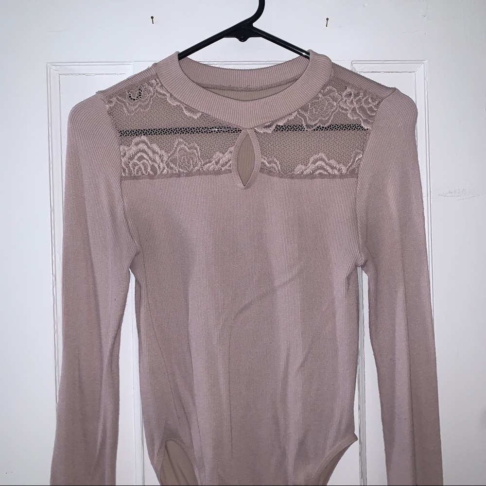 Ribbed Pale pink Keyhole Lace body suit-Size Large